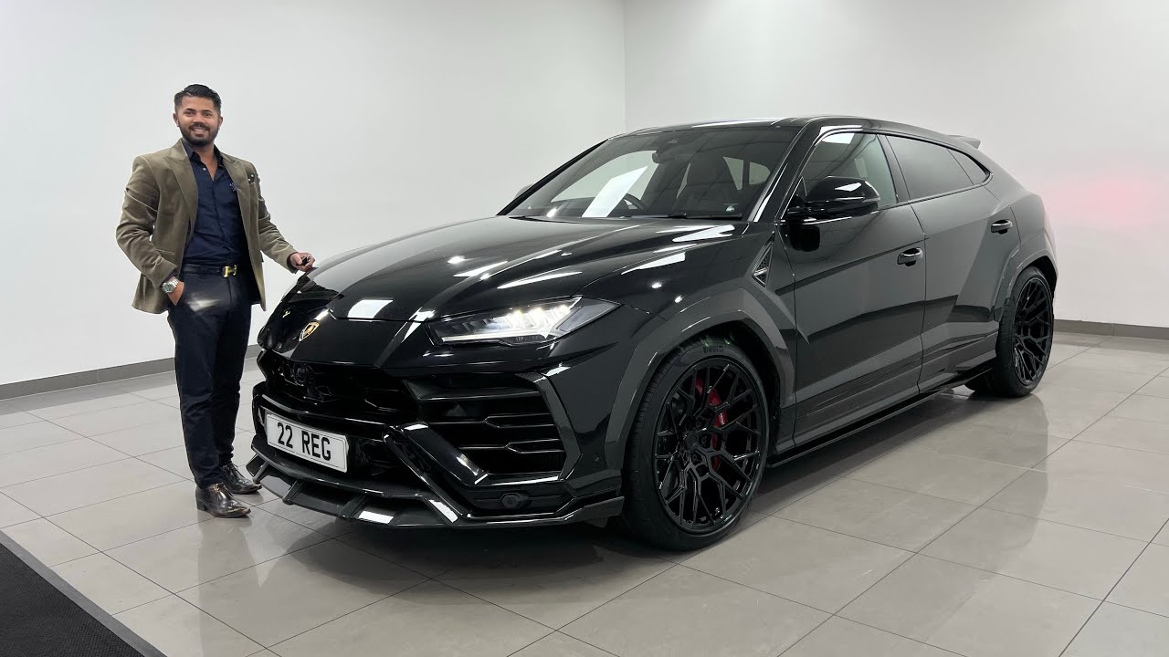2022 Lamborghini Urus 4.0 V8 (Full Nero Design)