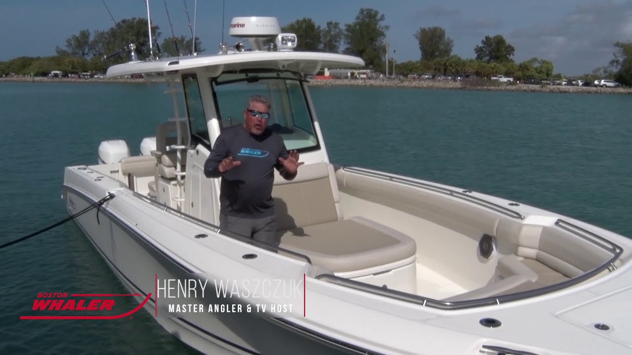 Boston Whaler 330 OUTRAGE review