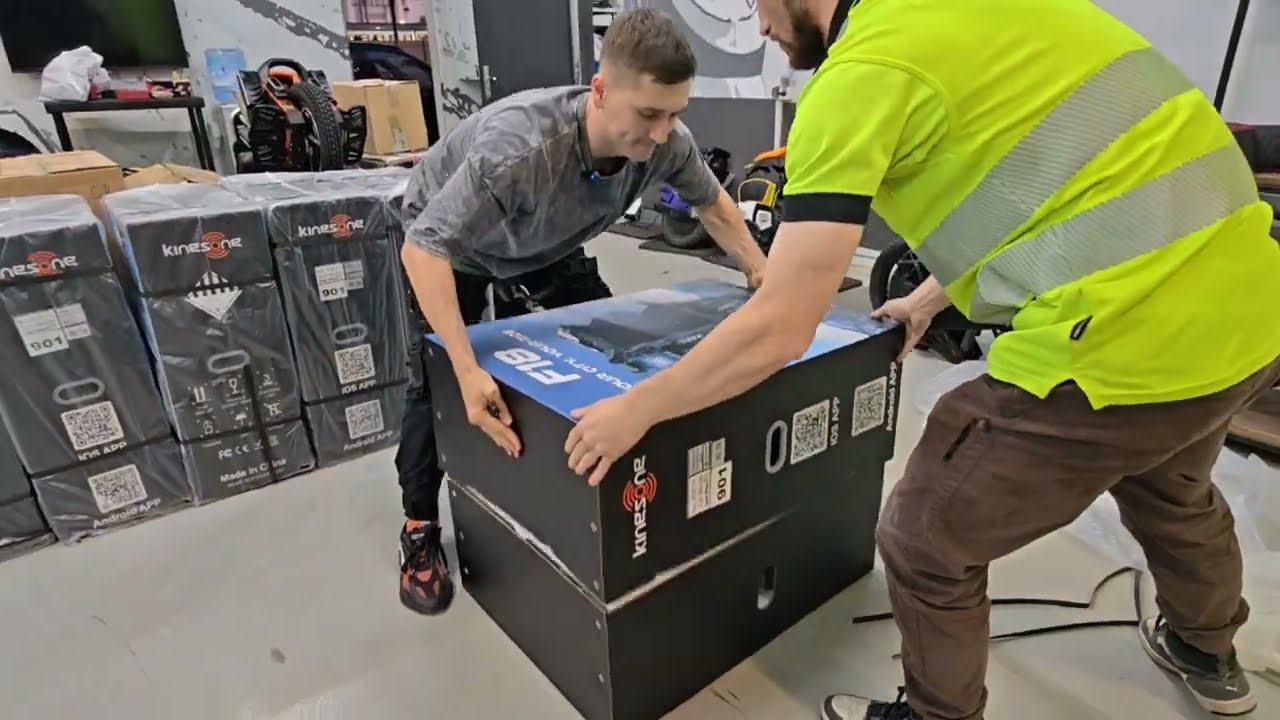 Распаковка серийного моноколеса KingSong F18 133.2v 2664Wh 50S подвеска 