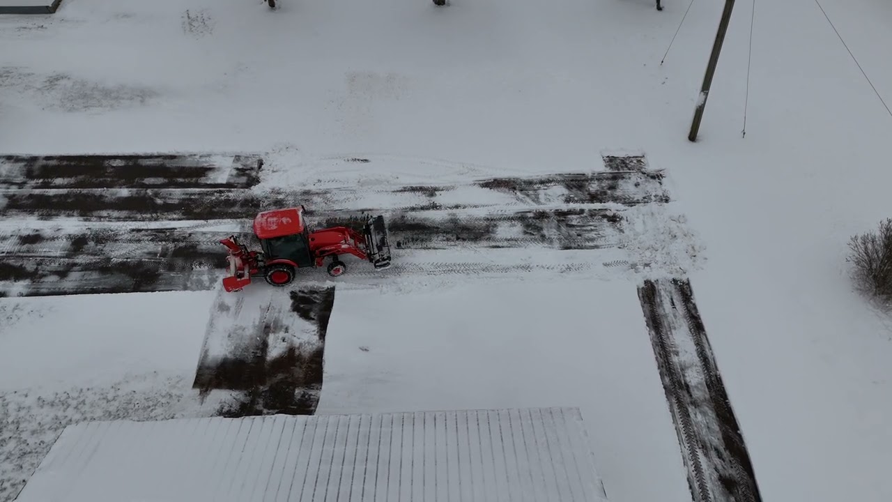 Staying Warm With Kubota LX2610 Cab First Snow Of 2023-2024 Season.  Using HLA 1500 Series Snow Push