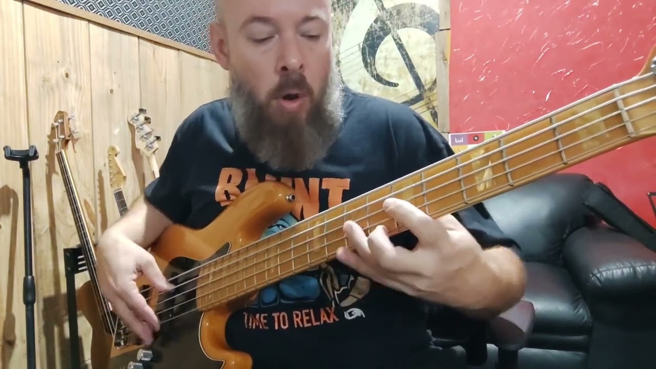 MACETANDO - IVETE SANGALO & LUDMILLA (BASS COVER)