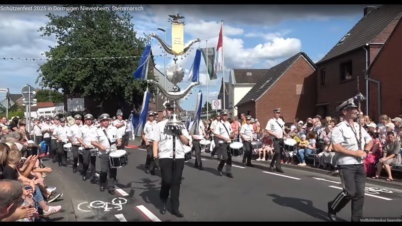 Schützenfest 2025 in Dormagen Nievenheim. Der Sternmarsch