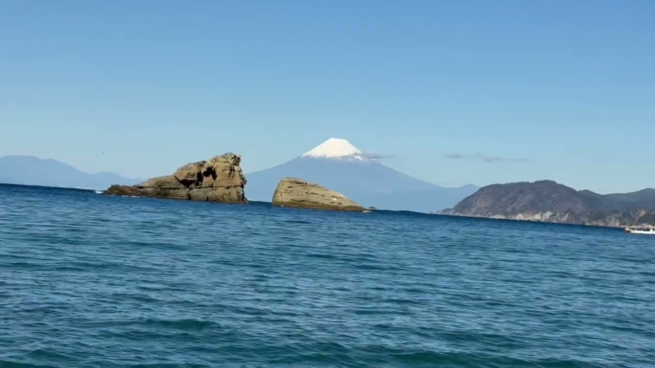 【雲見海岸/癒しの旅】　#絶景　#海の目の前には富士山　#雲見海岸　#富士山　#西伊豆　#晴れ　#海　#牛着岩 #KumomiSea #MountFuji #Nishi-Izu　#Sunny #Sea