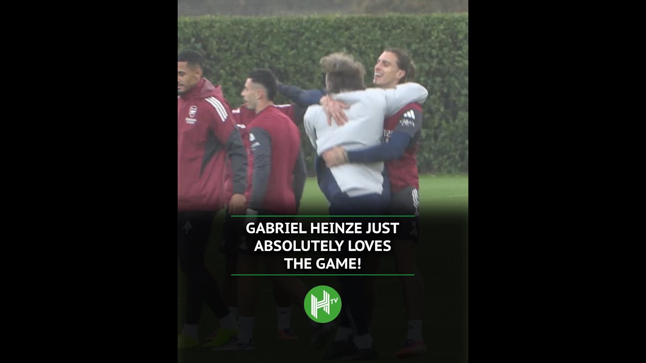 Gabriel Heinze absolutely loves it 😂