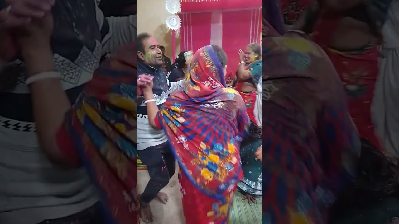 দেখুন হিন্দুদের জাগরন কোথায় নারী-পুরুষ ছোট-বড় সবাই মিলে হোলিতে একত্রে আনন্দ করছেন দোল পূর্ণিমা 