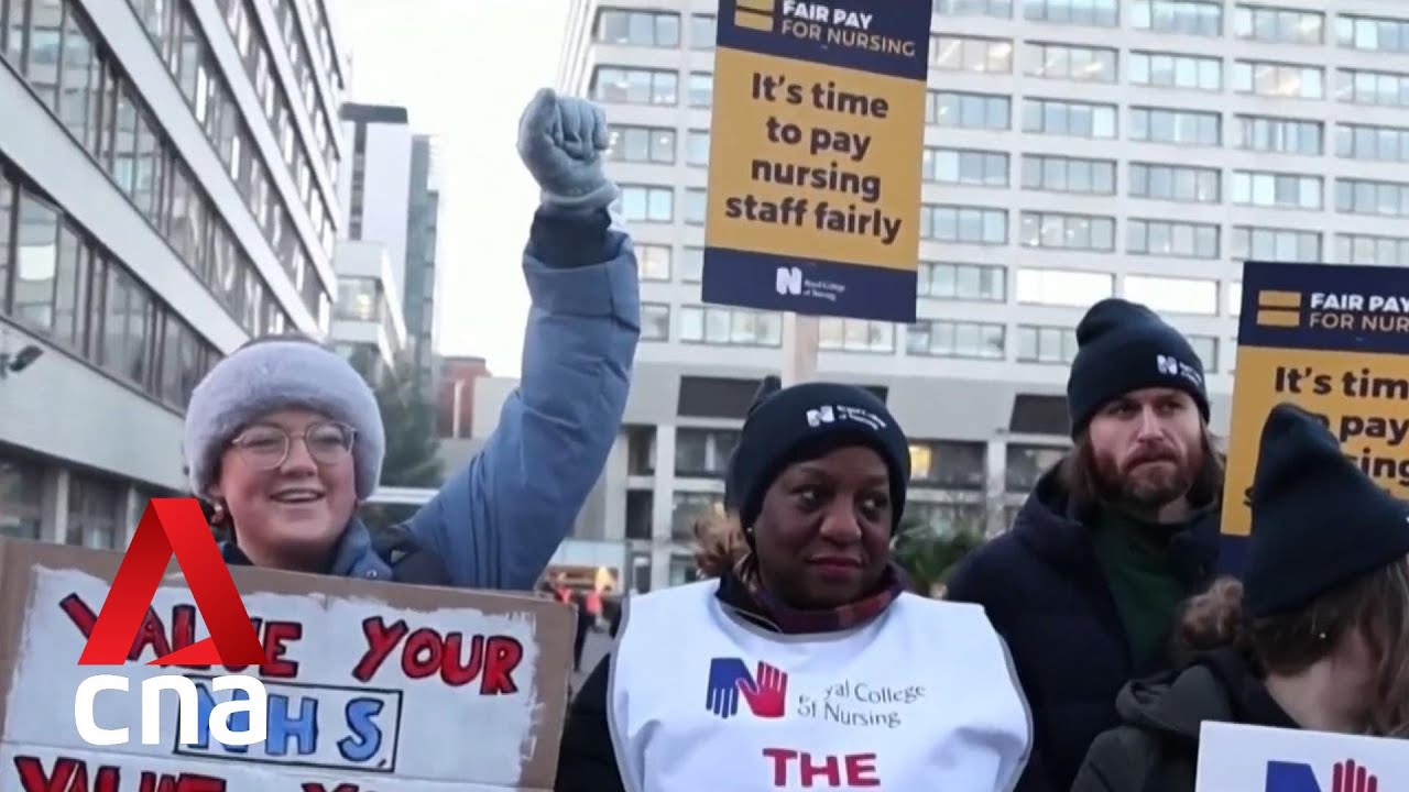 Thousands of UK nurses go on strike
