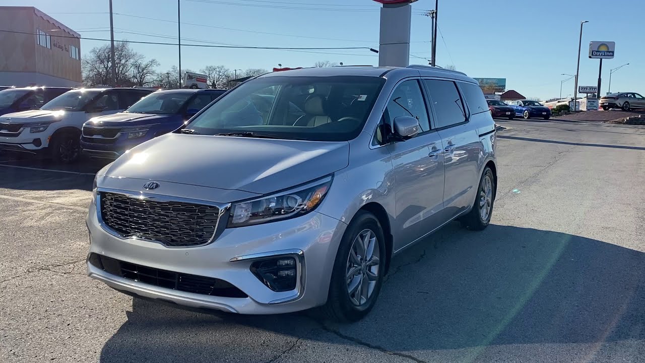 KIA Sedona EX Premium in Silky Silver with Gray