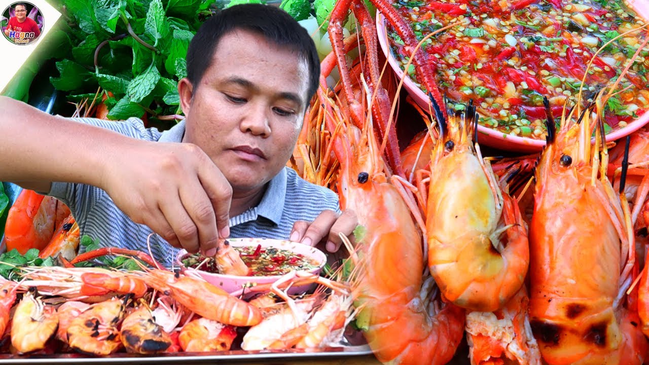 กุ้งเผาใหม่สดเนื้อแน่นน้ำจิ้มรสเด็ดสูตรบ่าวท้าวซดนัวๆ แกล้มผักกรอบๆ บรรยากาศลมเย็นสบายข้างทุ่งนา