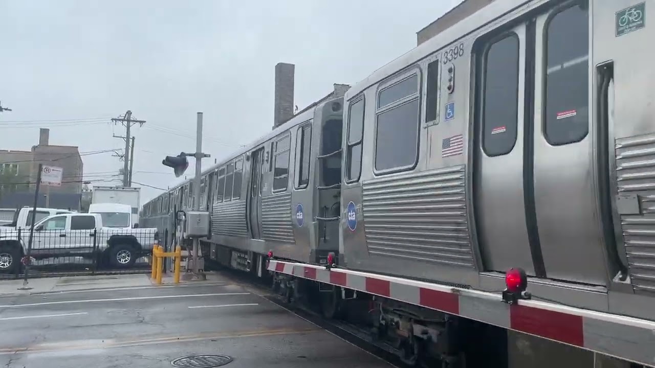 Chicago &ldquo;L&rdquo;: Brown Line at Kedzie
