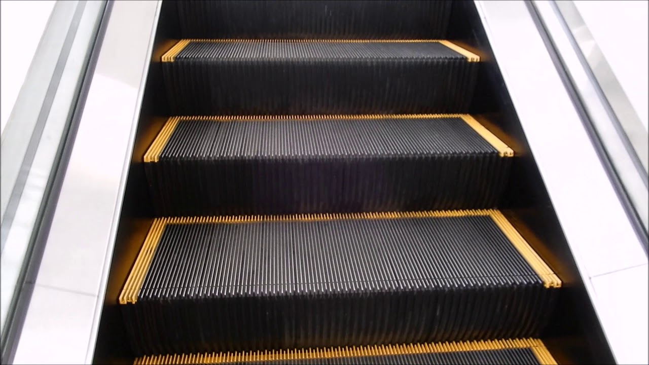 ダイエー武蔵村山店のエスカレーター