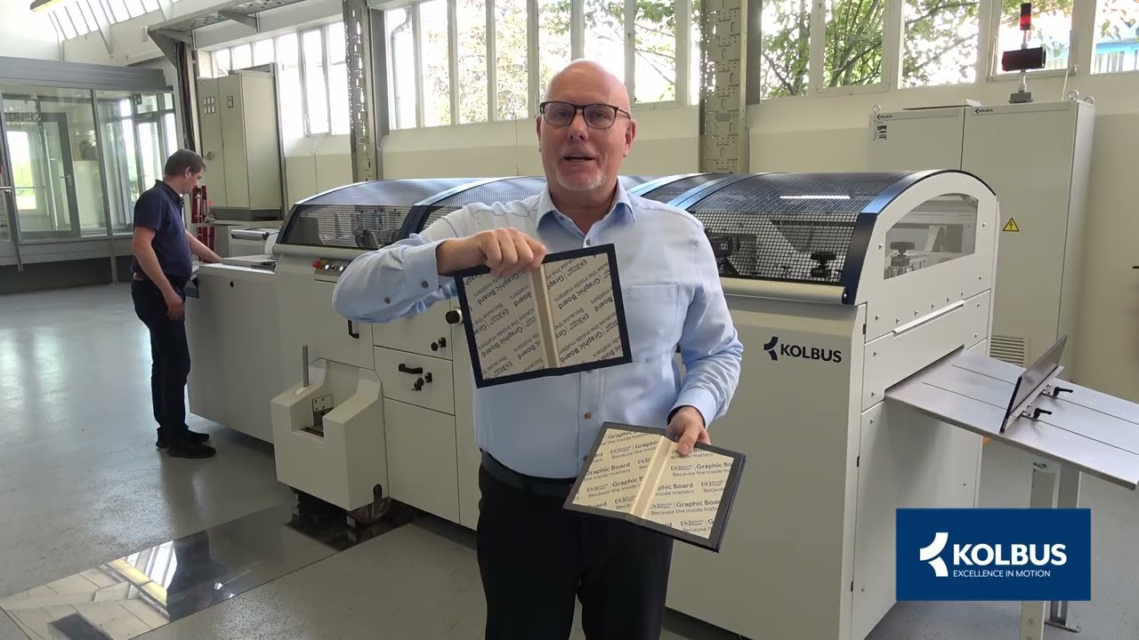 DA160: Produktion zwei verschiedener Buchdeckenformate