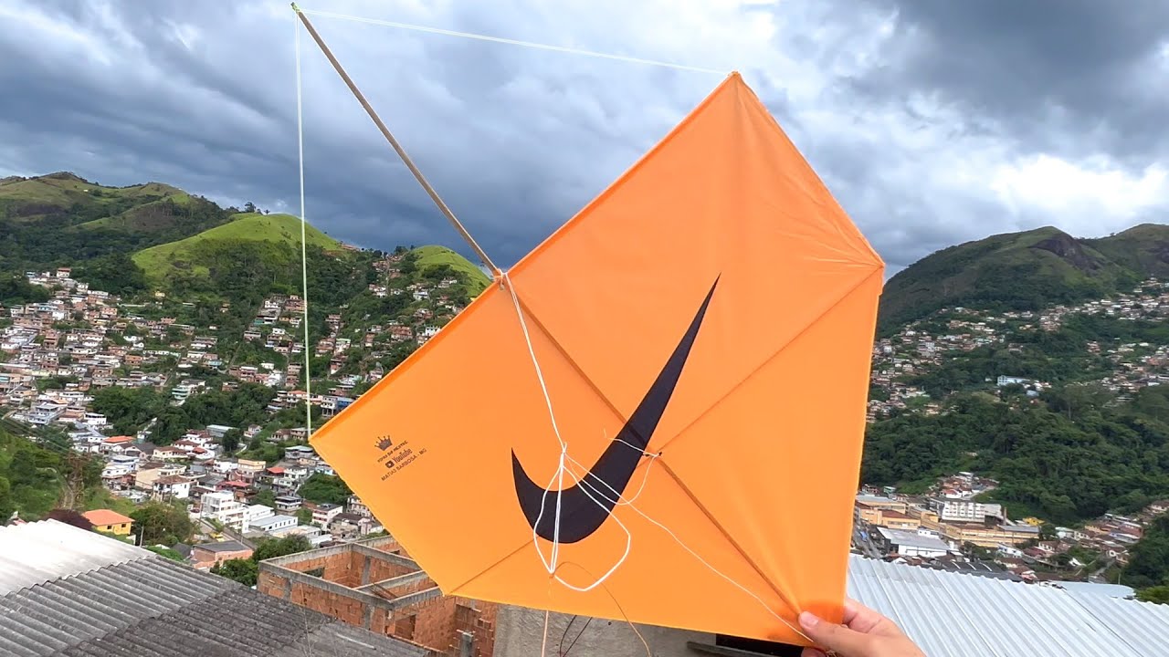 Pipa Bicão de Três Décadas Atrás Subiu no Morro do Bujão