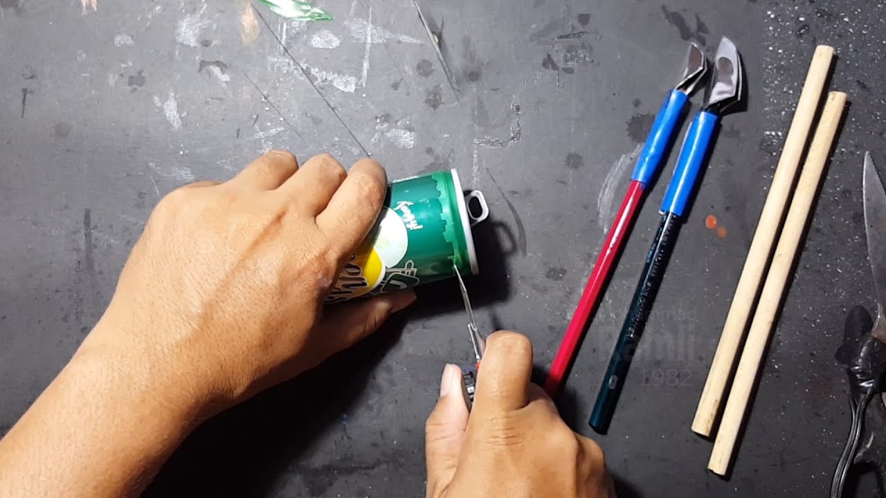 Membuat pena kaligrafi dari kaleng bekas