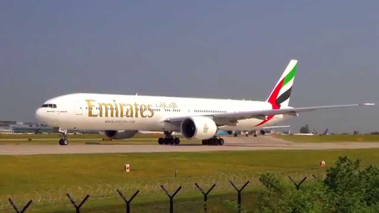Emirates Boeing 777-300ER - Manchester Airport Loud GE90 Throttle up!