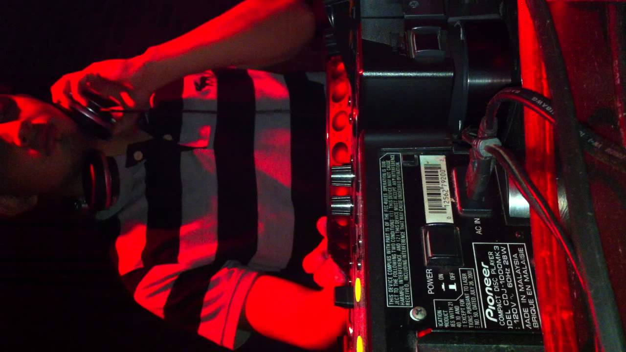 Kharlos Chan B2B Pablo Muzi3k @Back To Basics, @Club Vertigo