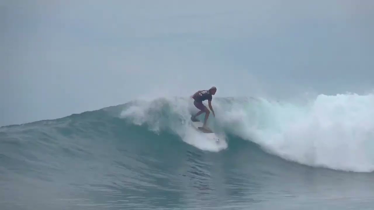 Surfing Banyak Islands - Banyak Surf Villas - Bay of Plenty