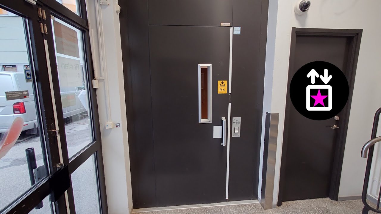 Stockholm, SWE: 1984 DEVE Hydraulic Elevator at Ostmästargränd 8A