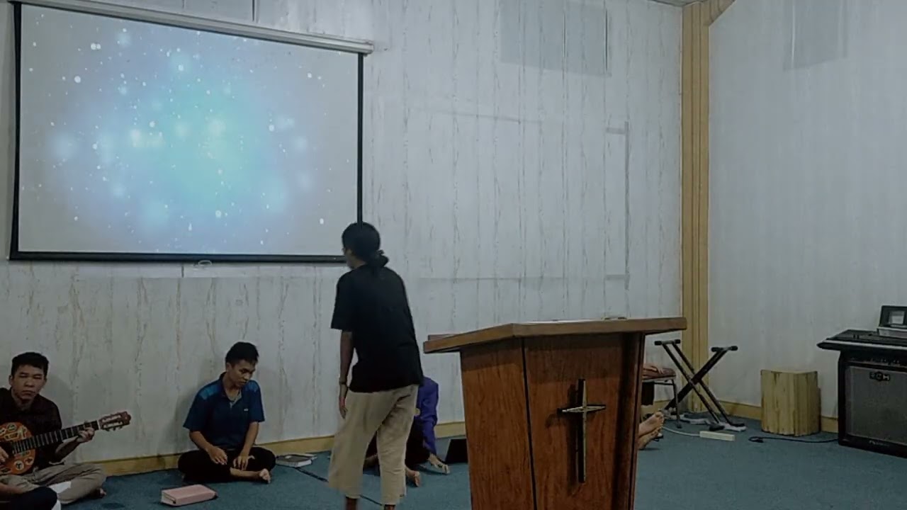 Ibadah Biston pagi asrama Haleluya dipimpin oleh Eldon