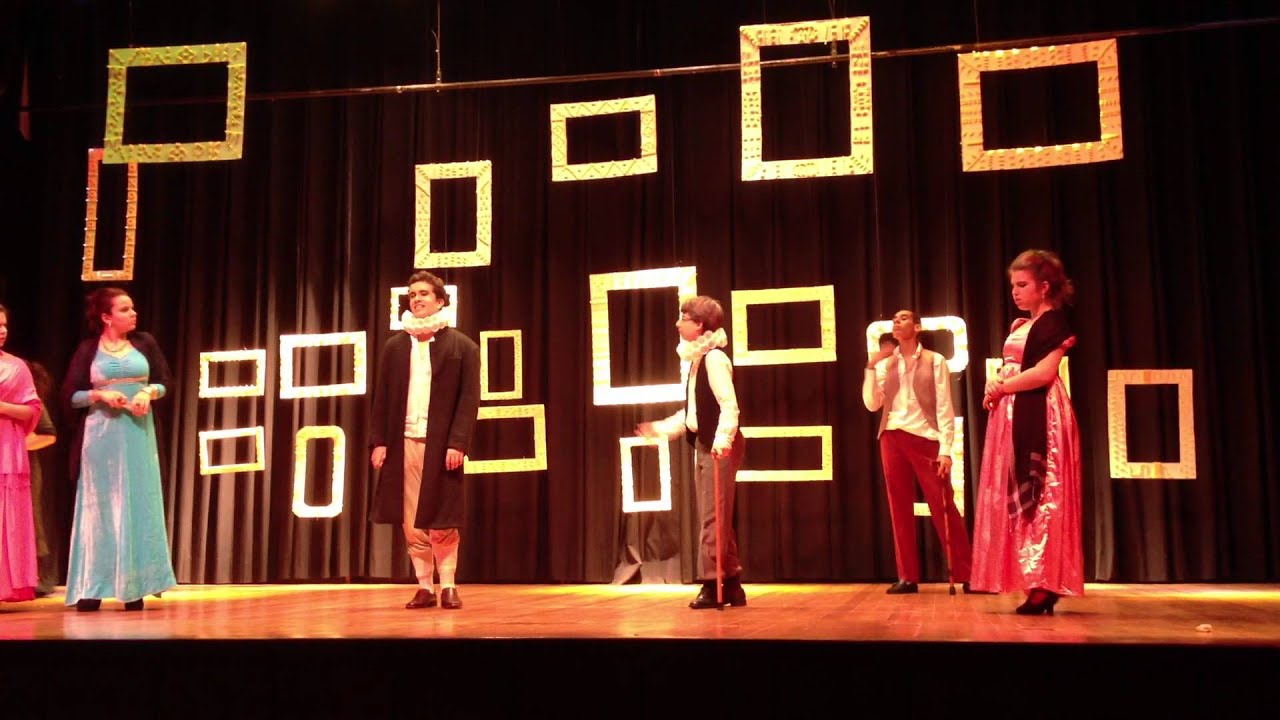 Thomaz e Bruno na apresenta&ccedil;&atilde;o de teatro do Col&eacute;gio Rio Branco (trecho) 17/10/2012