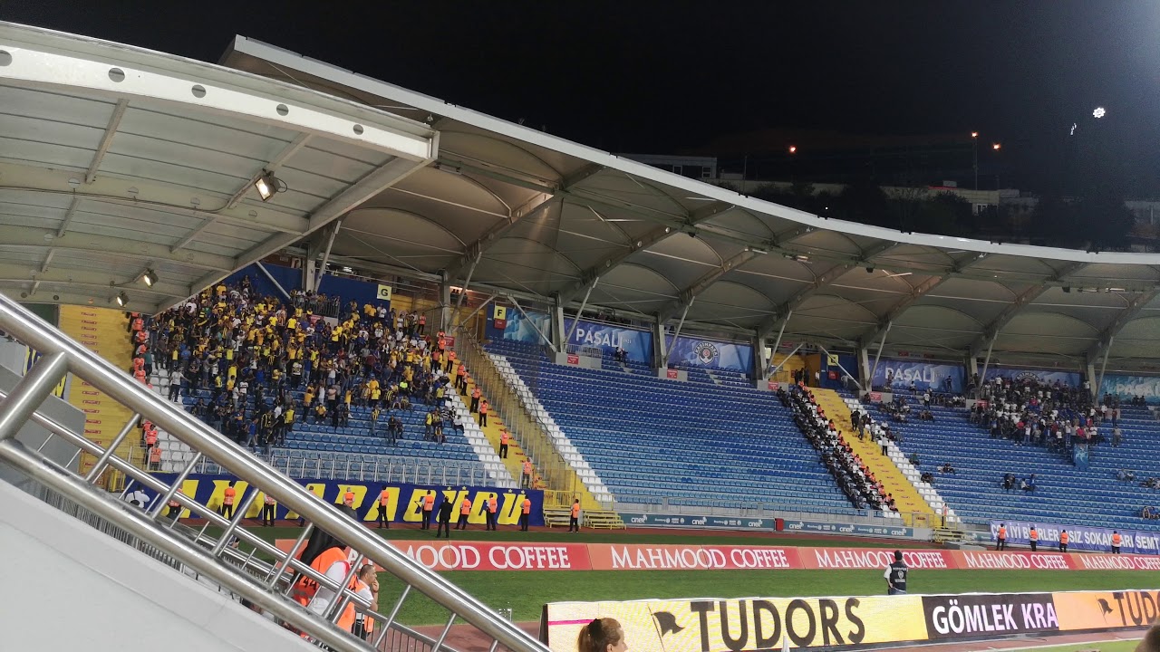 Kasımpaşa - Ankaragücü | Maç öncesi iki Tribün arasında karşılıklı atışmalar