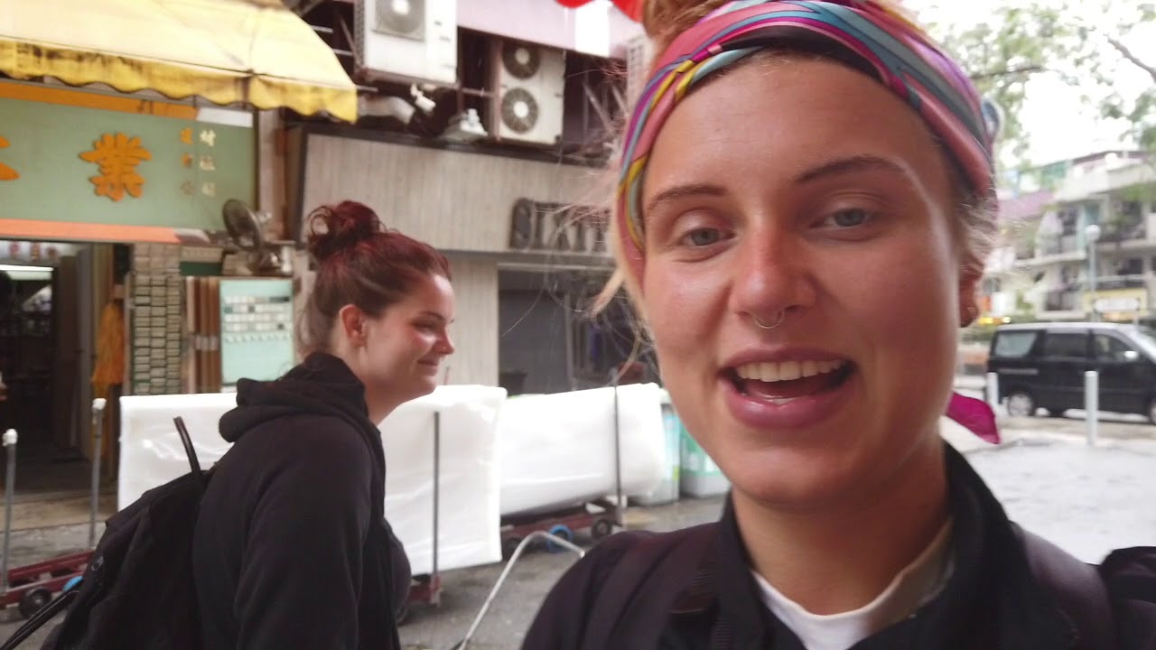 Kleding passen in Cotton On - HONG KONG EXCHANGE (VLOG 95)
