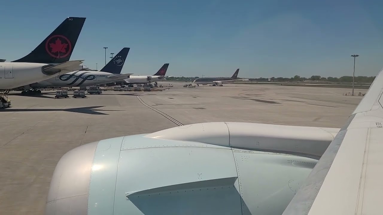 Air Canada 787-9 (C-FGDZ) Takeoff from Montreal