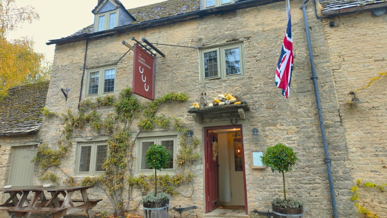 Inside a Luxury Daylesford Pub | The Three Horseshoes in the Heart of the Cotswolds