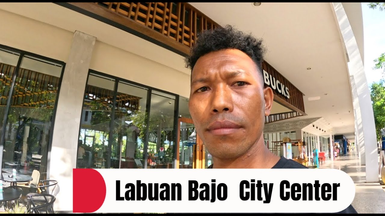 Walking around the busiest area in Labuan Bajo town
