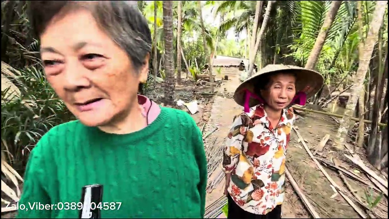 Bà con vui mừng được tấm lòng Chùa Từ Hạnh và các Quý Ân Nhân giúp Bà con khởi công hai cây cầu 