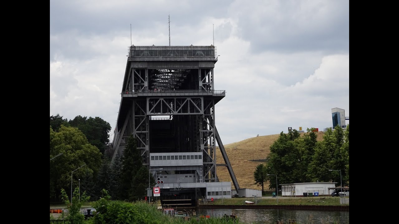 Niederfinow-podnośnia statków.Dystans 200 km