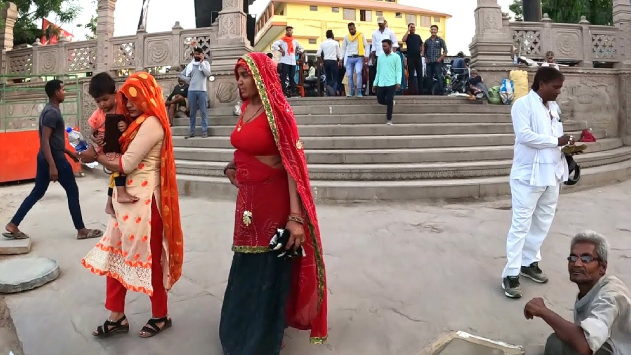 Walking Through the Streets of Varanasi, India Unedited
