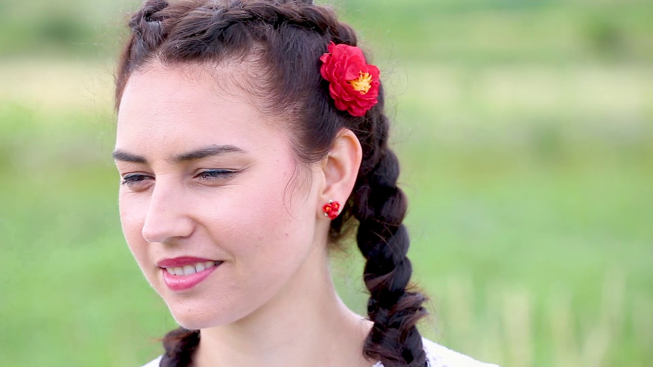 Mariana Malos - ANII FLORI INTR-O GRADINA (Urare - 2019)