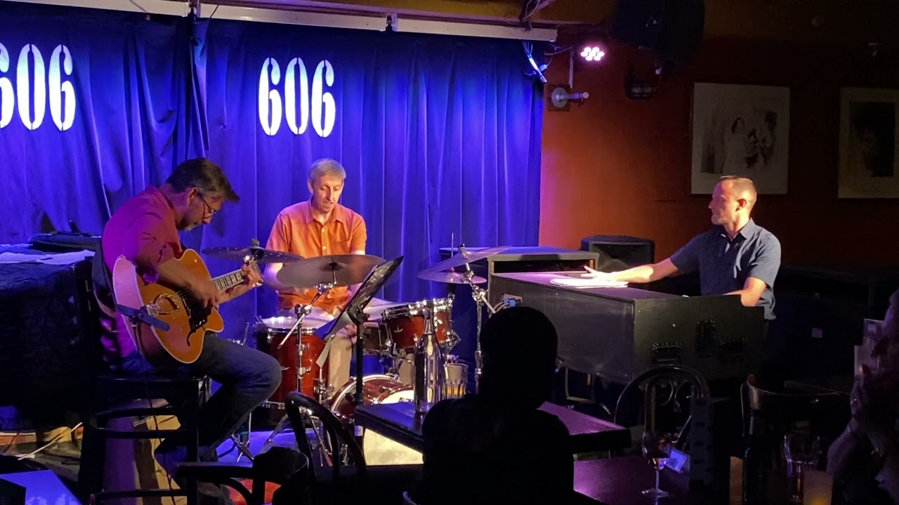 Puttin' On The Ritz.. Hammond Organ.. Dave Warren Trio