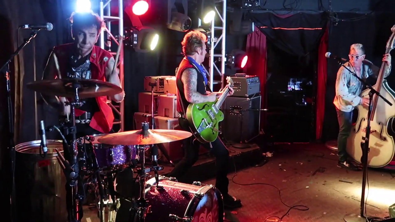 STRAY CATS - BLAST OFF - REVOLUTION BAR 8/2/19