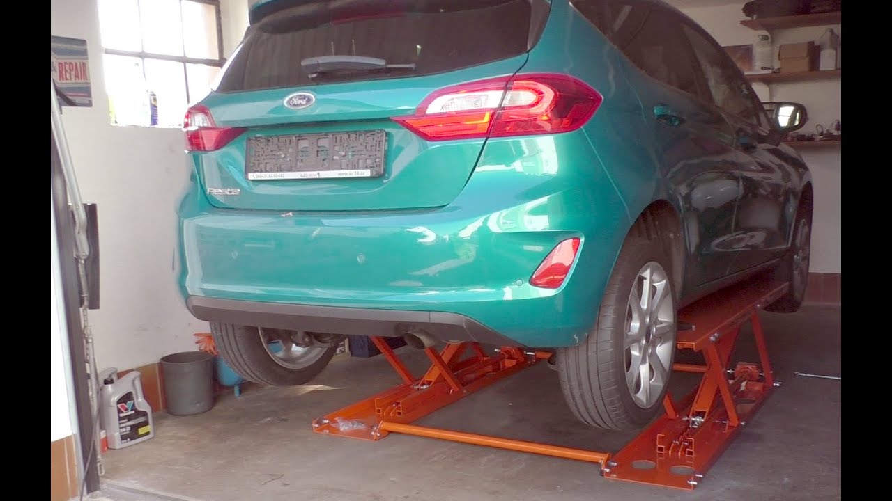 Using Autolift Twin by doing an oil change on Ford Fiesta MK7 1.0 EcoBoost 74kW