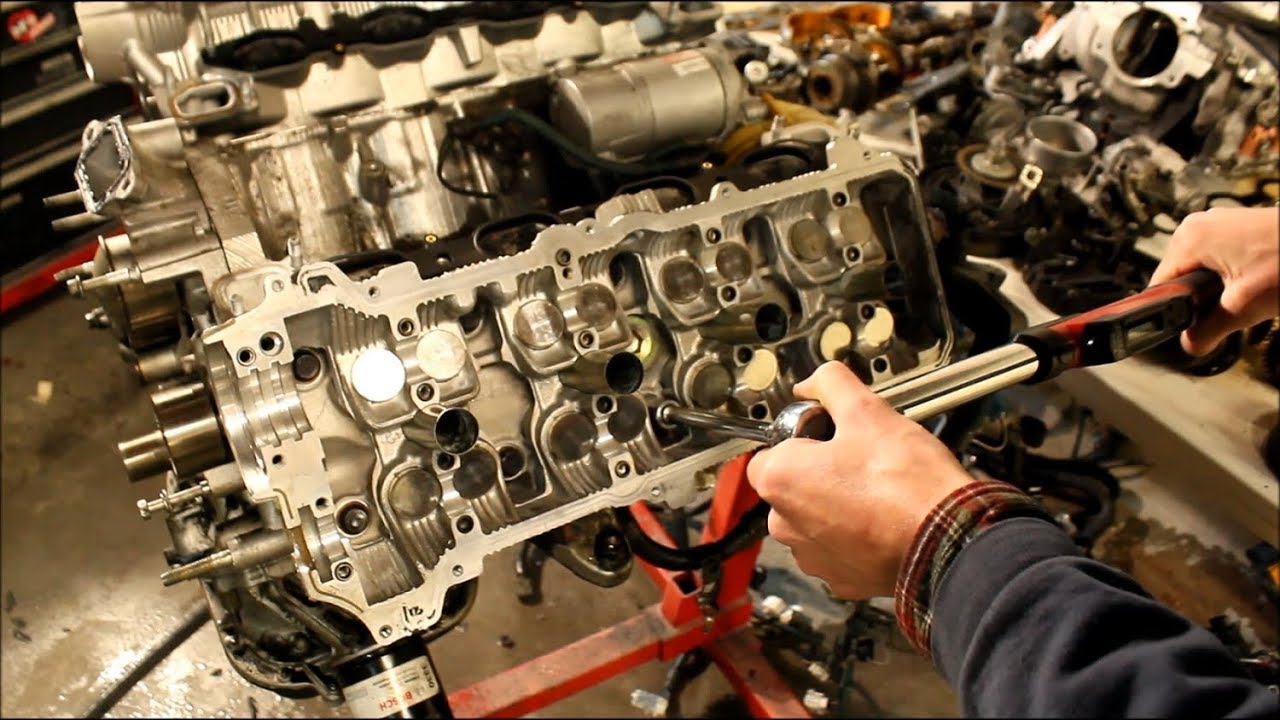 Man Assembles Lexus V8 1UZ-FE VVT-i