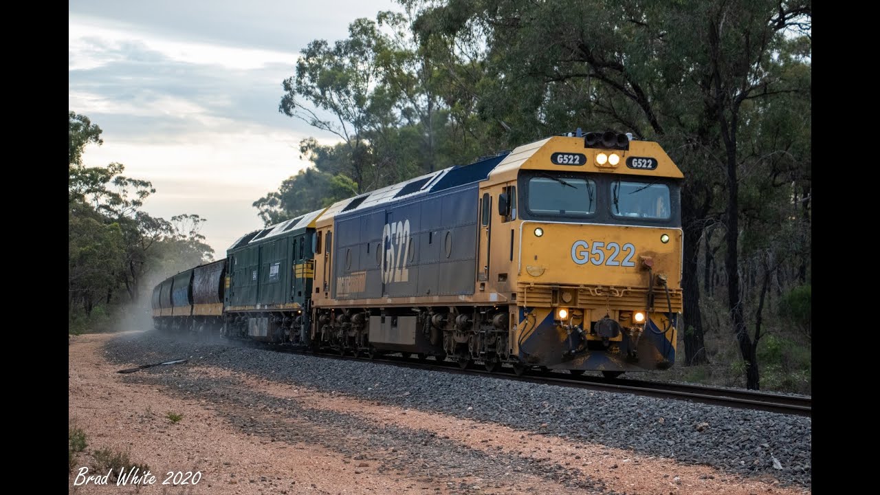 G522 and G543 snake away from Dunolly on 9153 PN grain to Quambatook- 21/11/20