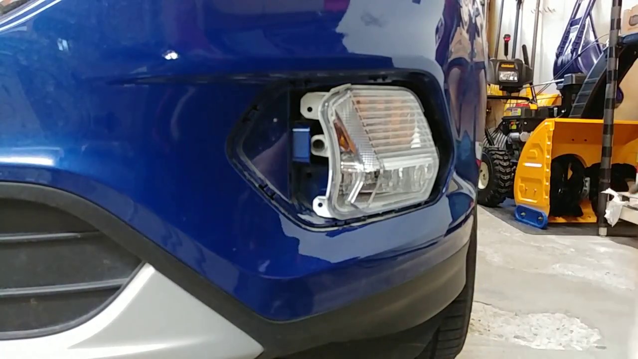 2017 Ford Escape SE fog lamp & turn signal assembly removal
