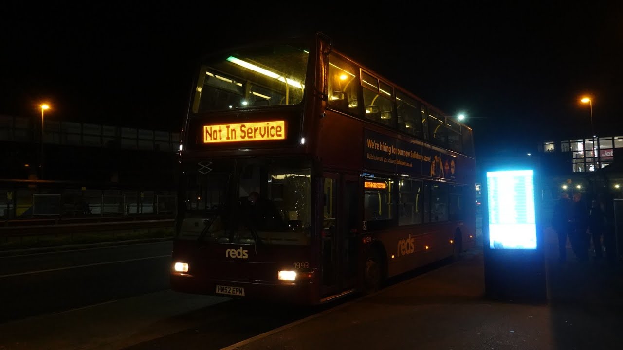 Go South Coast (on loan to Metrobus) 1993 HW52EPN ragged on 3