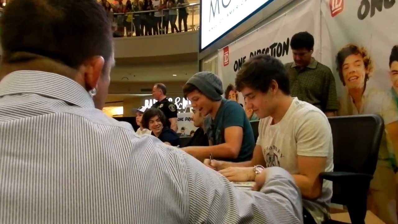 One Direction CD Signing - Mall Of America - 3/25/12