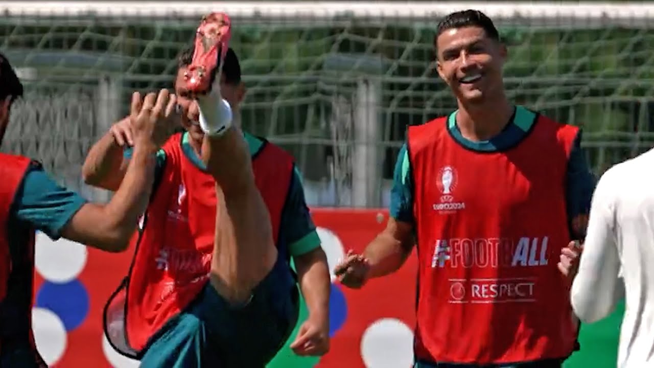 Cristiano Ronaldo STILL the most flexible player in the Portugal squad at 39 years old? 🤯🏆 Euro 2024