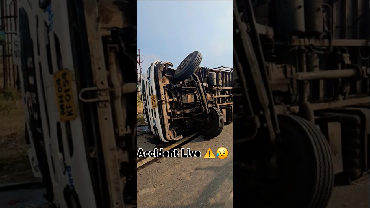 Live truck accident on rewa road #truck #accidentnews