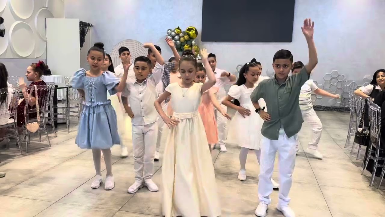 Məzun günü flashmob
