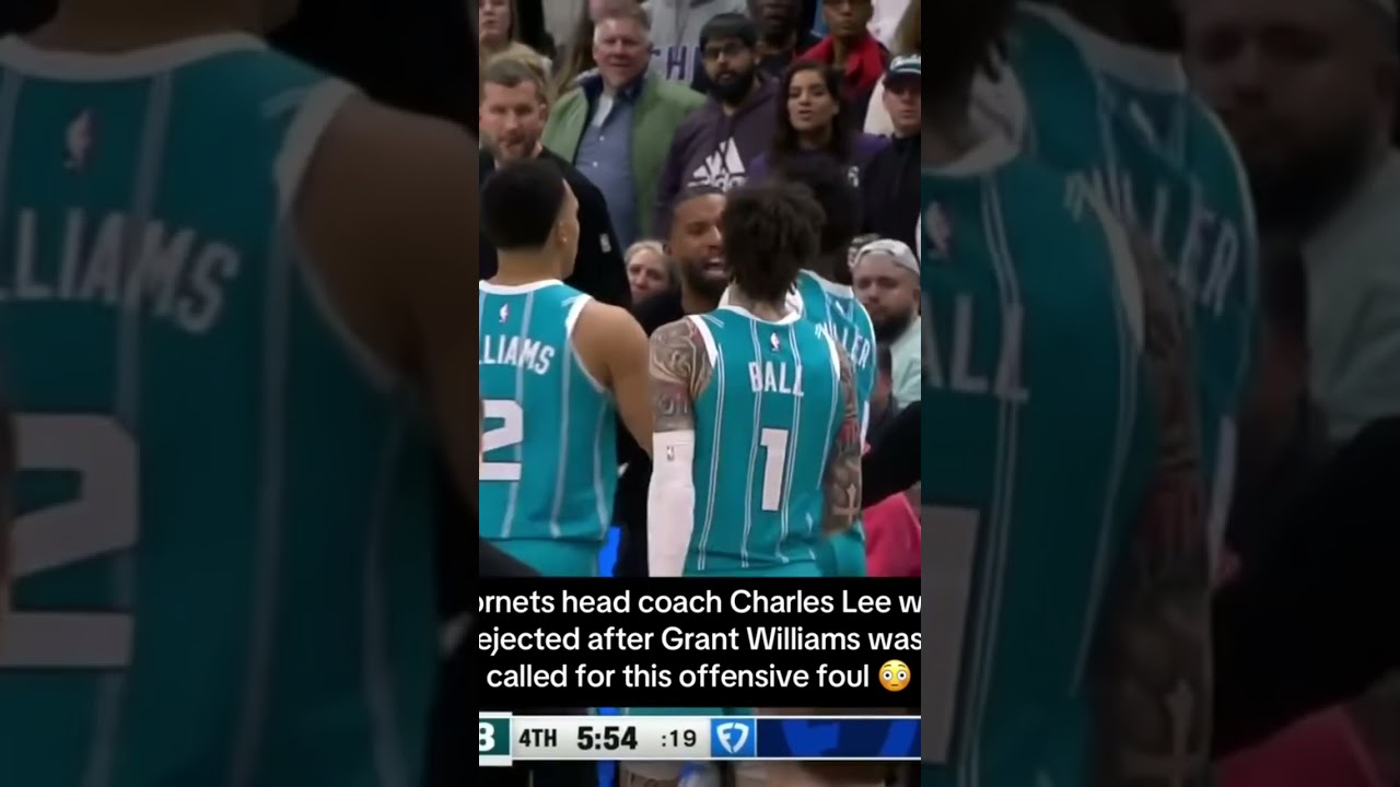 Coach LOSSES IT! 😡 Charles Lee Ejected After Grant Williams Foul 😱🔥