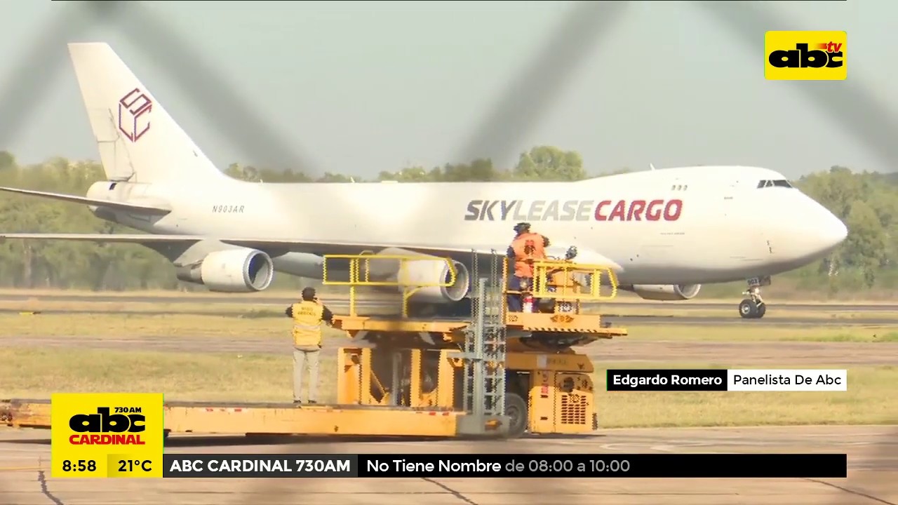 Llegó avión con insumos hospitalarios