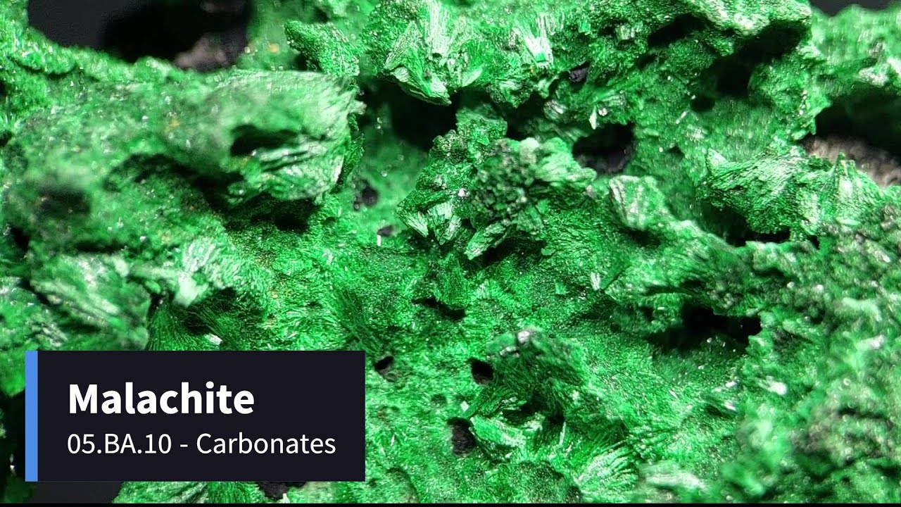 05.BA.10 - Malachite - #E93 - Minéraux