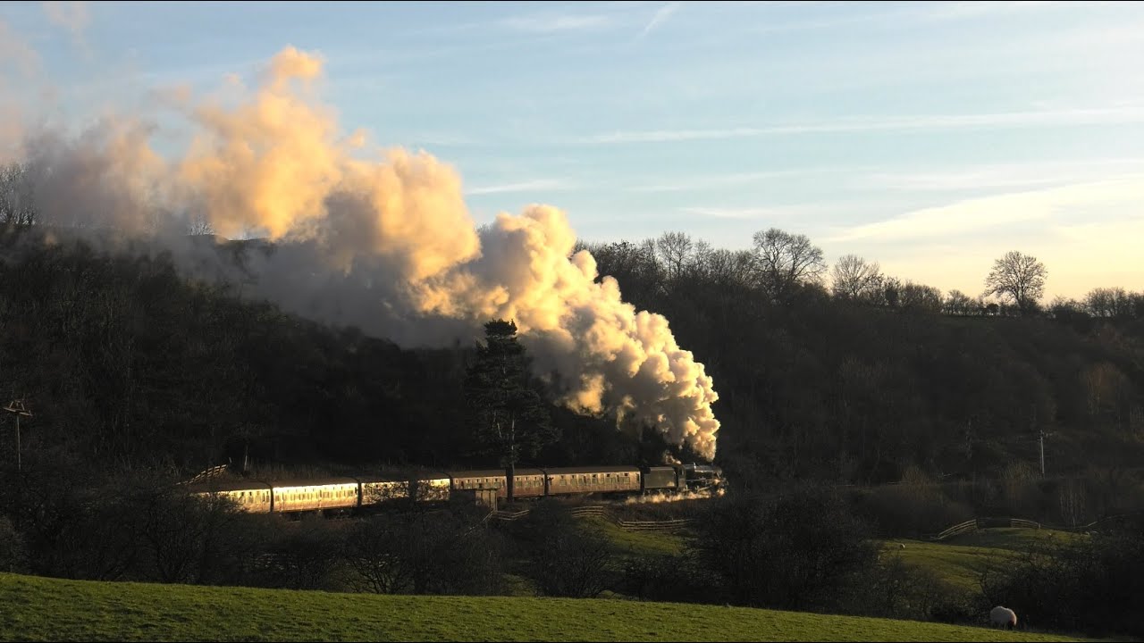 Winter steam, sunshine and sub zero temperatures with Black 5 44871, 45428 and Daisy DMU