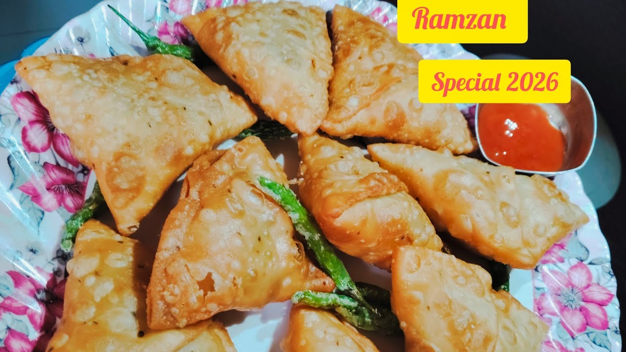 “Ghar ke bane hue crispy Aloo Samosa – sab ke dil jeet lene wali recipe 🌙✨  #Raziya'srasoi