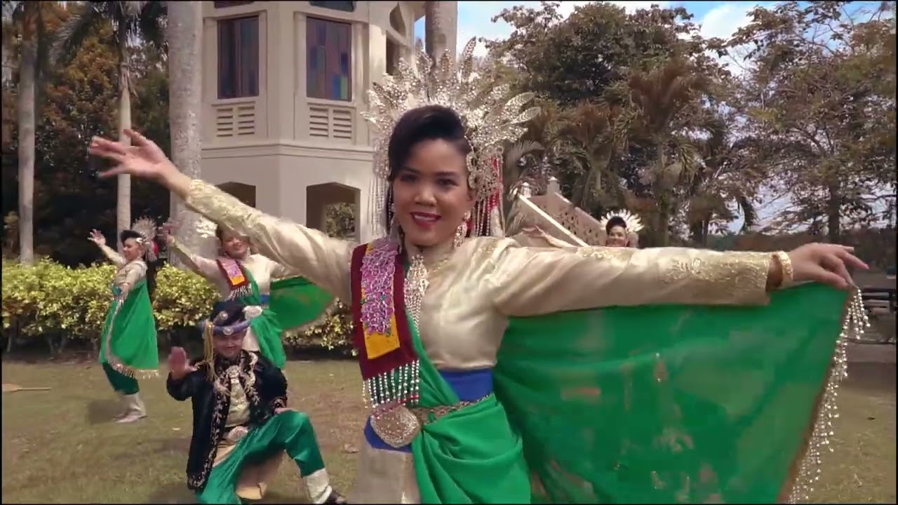 Tari Perak (Perak Dance)