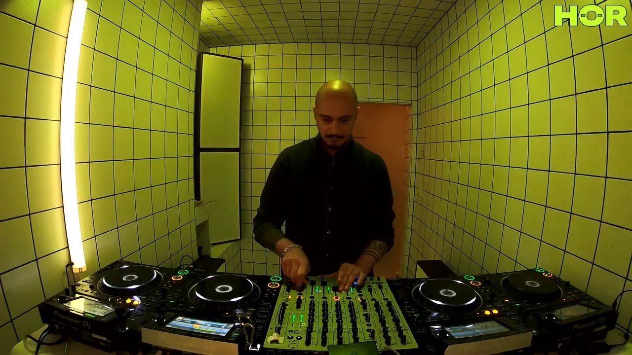 Bastardo Electrico - Stef Mendesidis / October 29 / 7pm-8pm